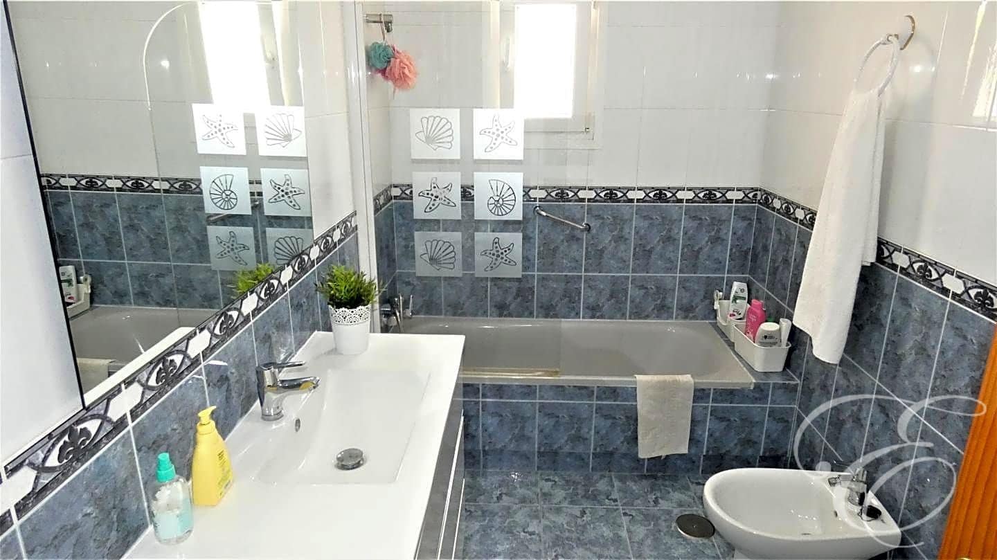 3 soverom Villa til salgs i Caleta de Velez med svømmebasseng garasje - € 380 000 (Ref: 7659704)