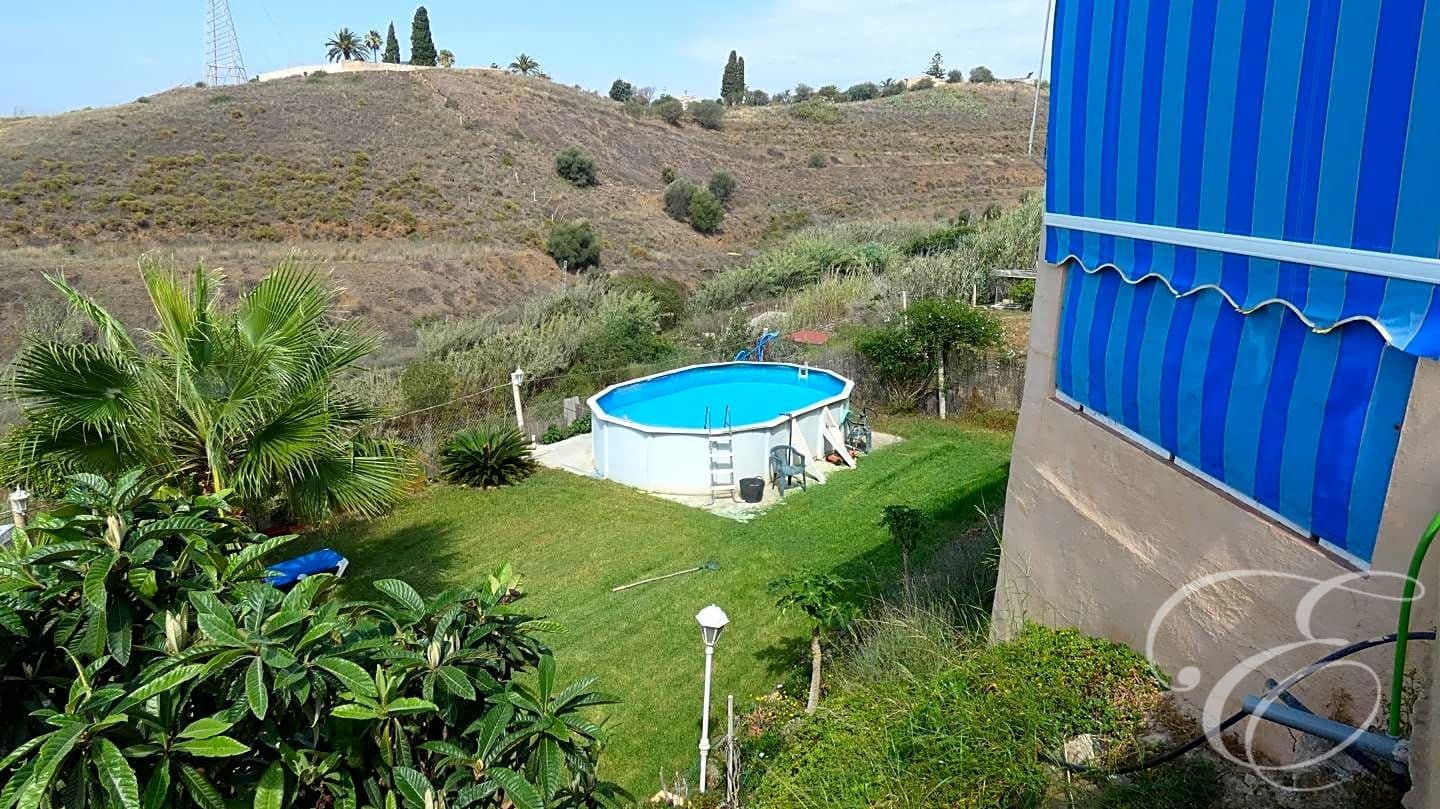 3 soverom Villa til salgs i Caleta de Velez med svømmebasseng garasje - € 380 000 (Ref: 7659704)