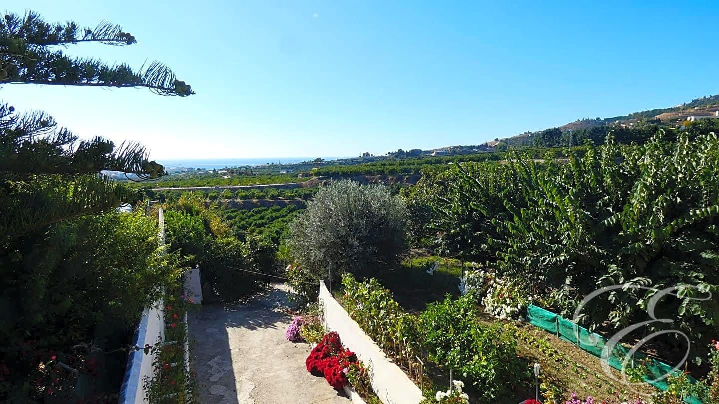 3 Zimmer Villa zu verkaufen in Salobrena mit Pool Garage - 950.000 € (Ref: 7766814)