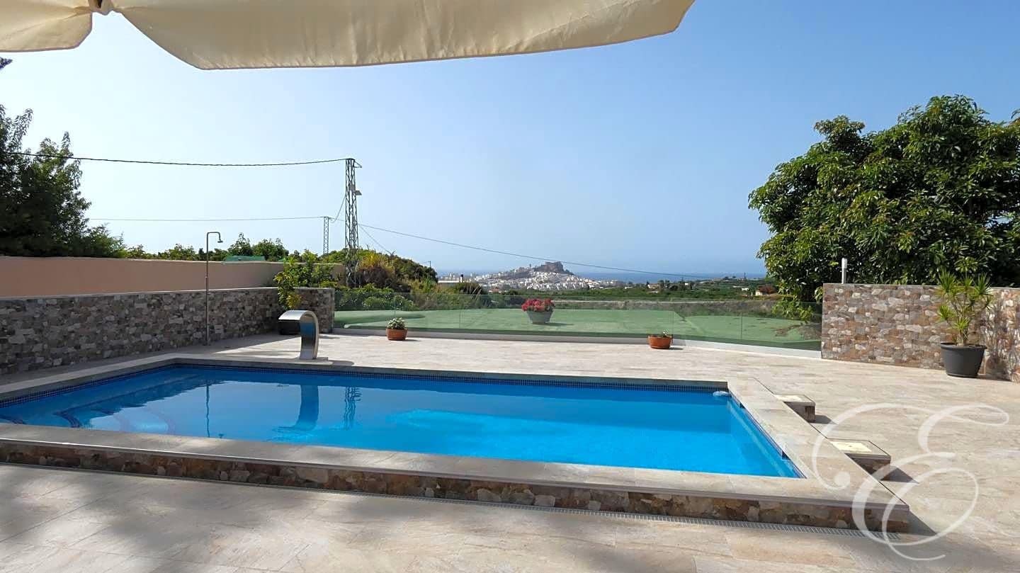 3 Zimmer Villa zu verkaufen in Salobrena mit Pool Garage - 950.000 € (Ref: 7766814)