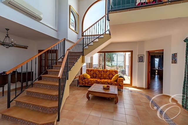 4 sypialnia Finka/Dom wiejski na sprzedaż w Periana z basenem garażem - 729 000 € (Ref: 7773655)