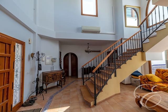 4 sypialnia Finka/Dom wiejski na sprzedaż w Periana z basenem garażem - 729 000 € (Ref: 7773655)