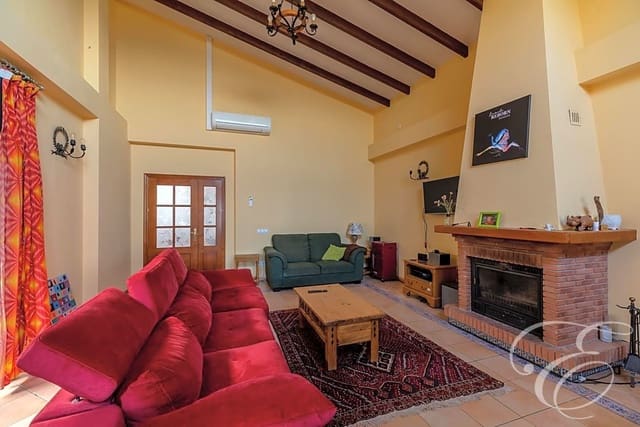 4 sypialnia Finka/Dom wiejski na sprzedaż w Periana z basenem garażem - 729 000 € (Ref: 7773655)