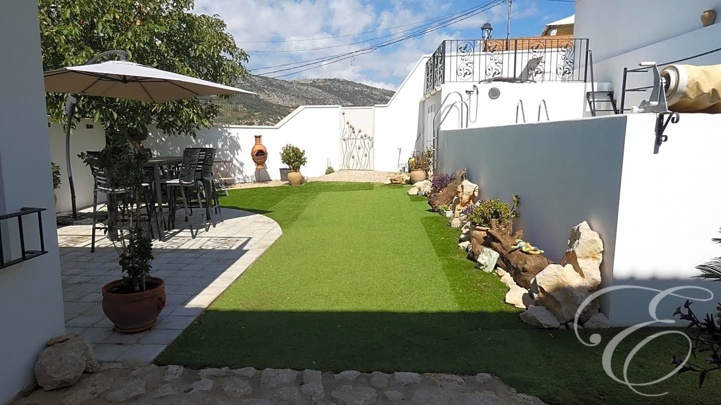 5 soveværelse Villa til salg i Alfarnatejo med swimmingpool - € 450.000 (Ref: 7802594)