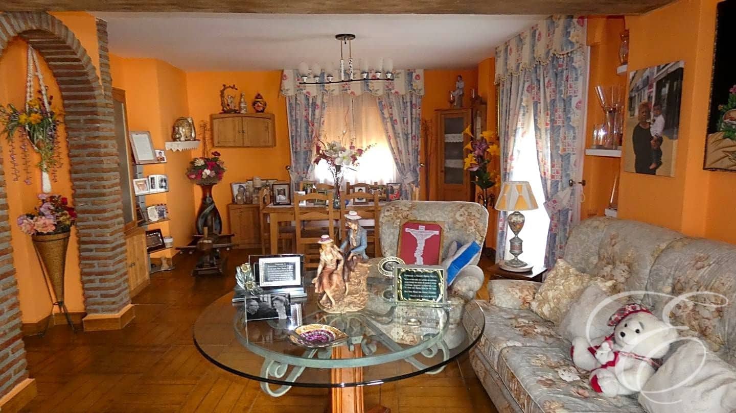 9 soveværelse Villa til salg i Alcaucin - € 630.000 (Ref: 7825062)