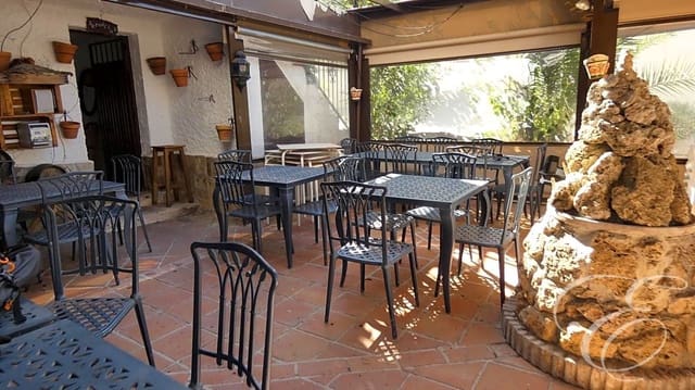 9 sypialnia Willa na sprzedaż w Alcaucín - 630 000 € (Ref: 7825062)