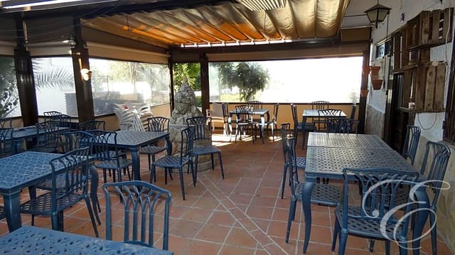 9 sypialnia Willa na sprzedaż w Alcaucín - 630 000 € (Ref: 7825062)