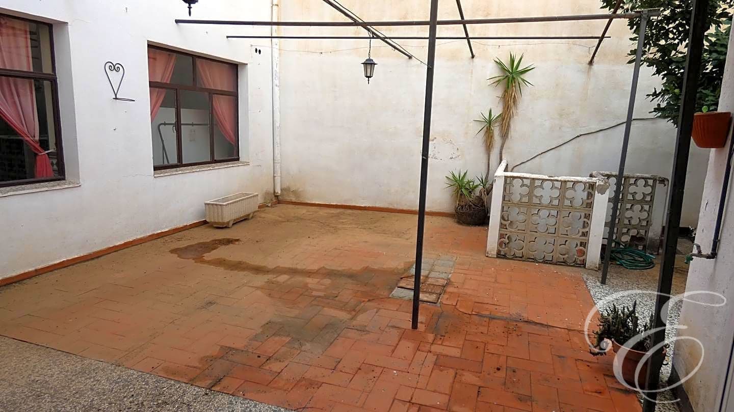 14 bedroom Villa for sale in Periana - € 279,000 (Ref: 7849290)