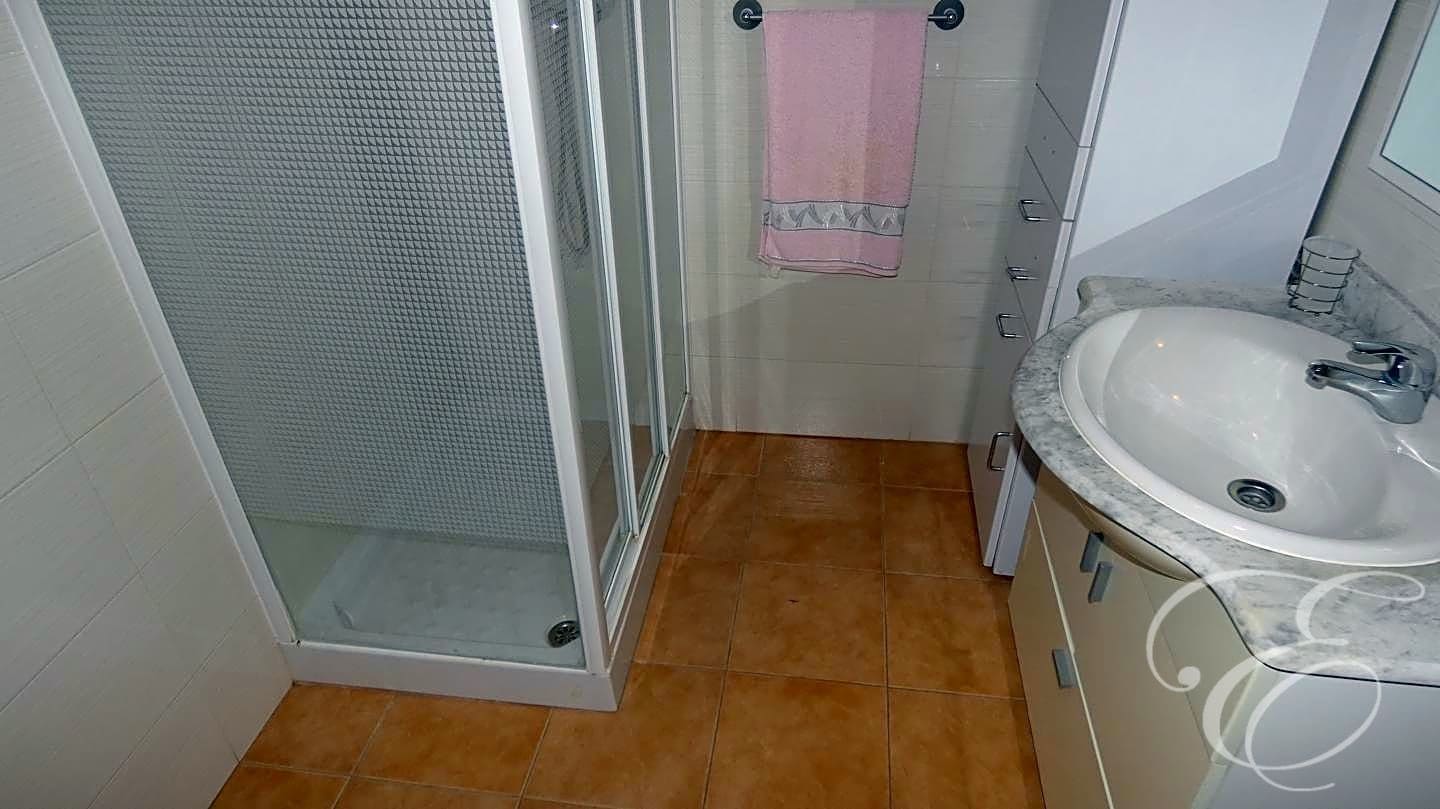 4 soveværelse Villa til salg i Velez-Malaga med garage - € 215.000 (Ref: 7864492)