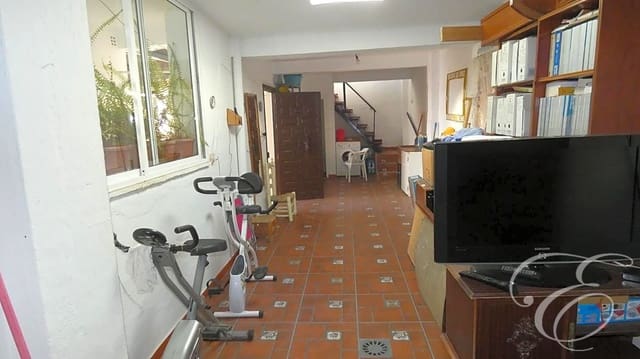 4 slaapkamer Villa te koop in Vélez-Málaga met garage - € 215.000 (Ref: 7864492)