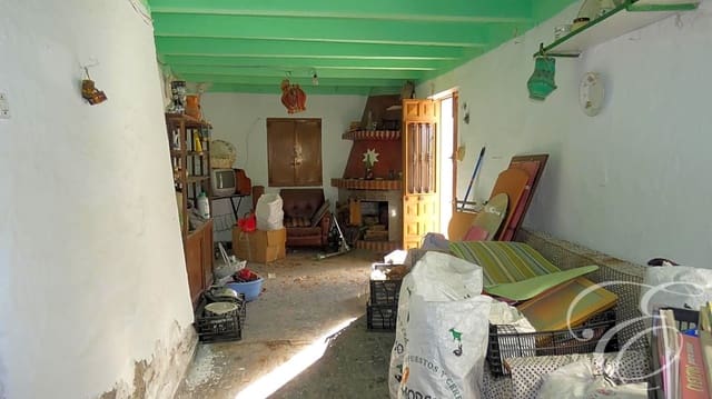 6 slaapkamer Villa te koop in Viñuela - € 158.500 (Ref: 7891136)