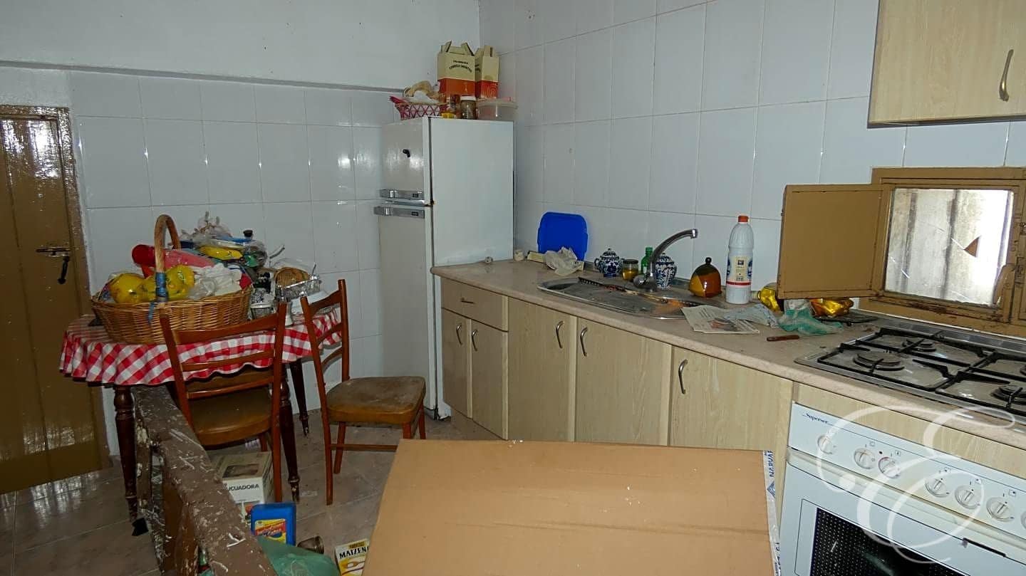 6 slaapkamer Villa te koop in Vinuela - € 158.500 (Ref: 7891136)