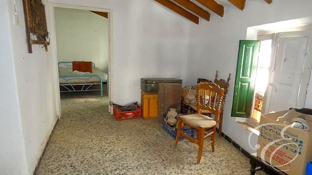 6 slaapkamer Villa te koop in Viñuela - € 158.500 (Ref: 7891136)