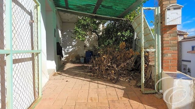 6 slaapkamer Villa te koop in Viñuela - € 158.500 (Ref: 7891136)