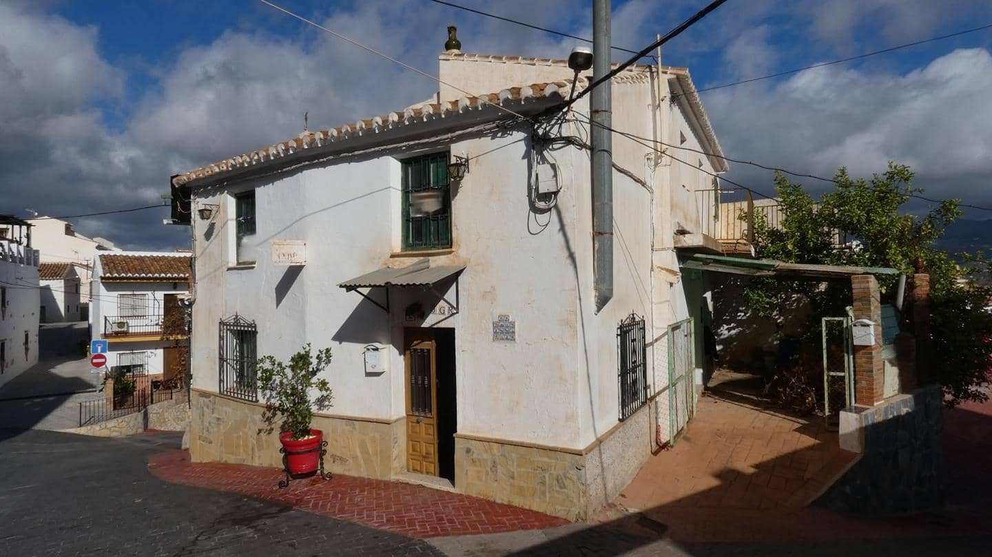 Chalet de 6 habitaciones en Viñuela en venta - 158.500 € (Ref: 7891136)