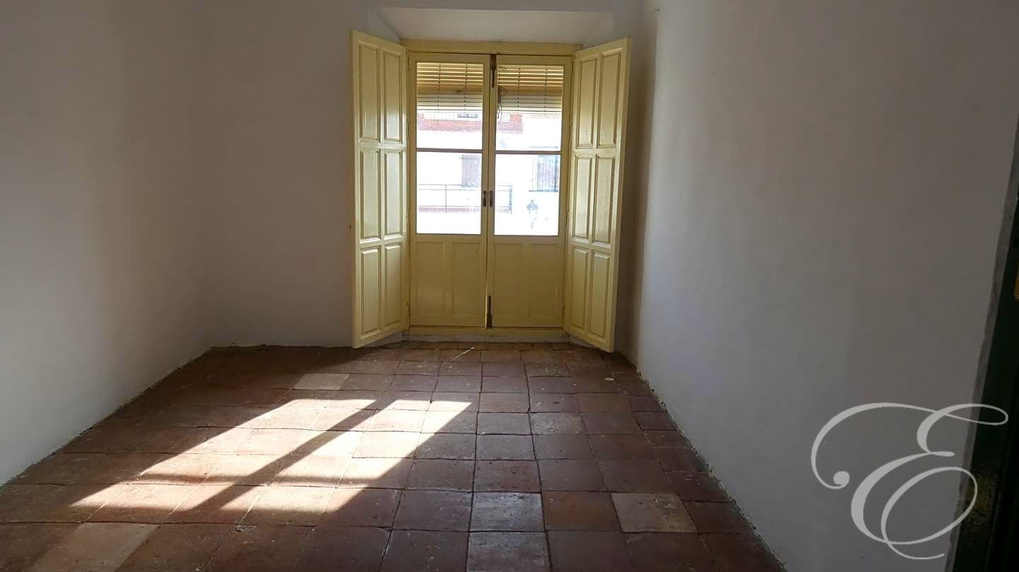 8 bedroom Villa for sale in Periana - € 420,000 (Ref: 7894498)