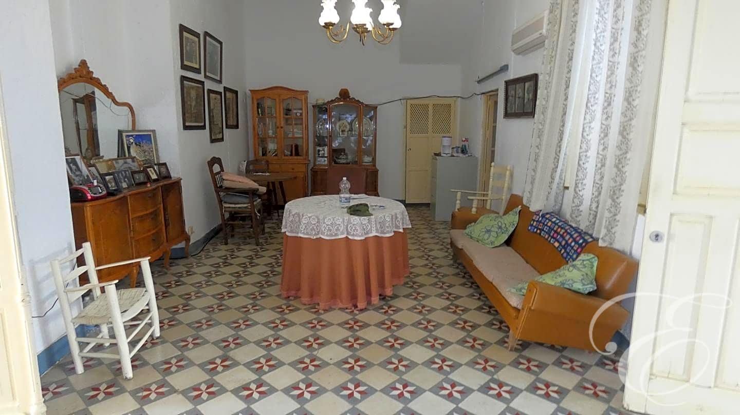 8 bedroom Villa for sale in Periana - € 420,000 (Ref: 7894498)