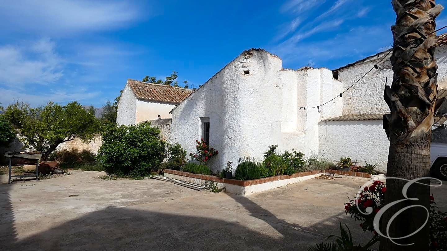 8 bedroom Villa for sale in Periana - € 420,000 (Ref: 7894498)