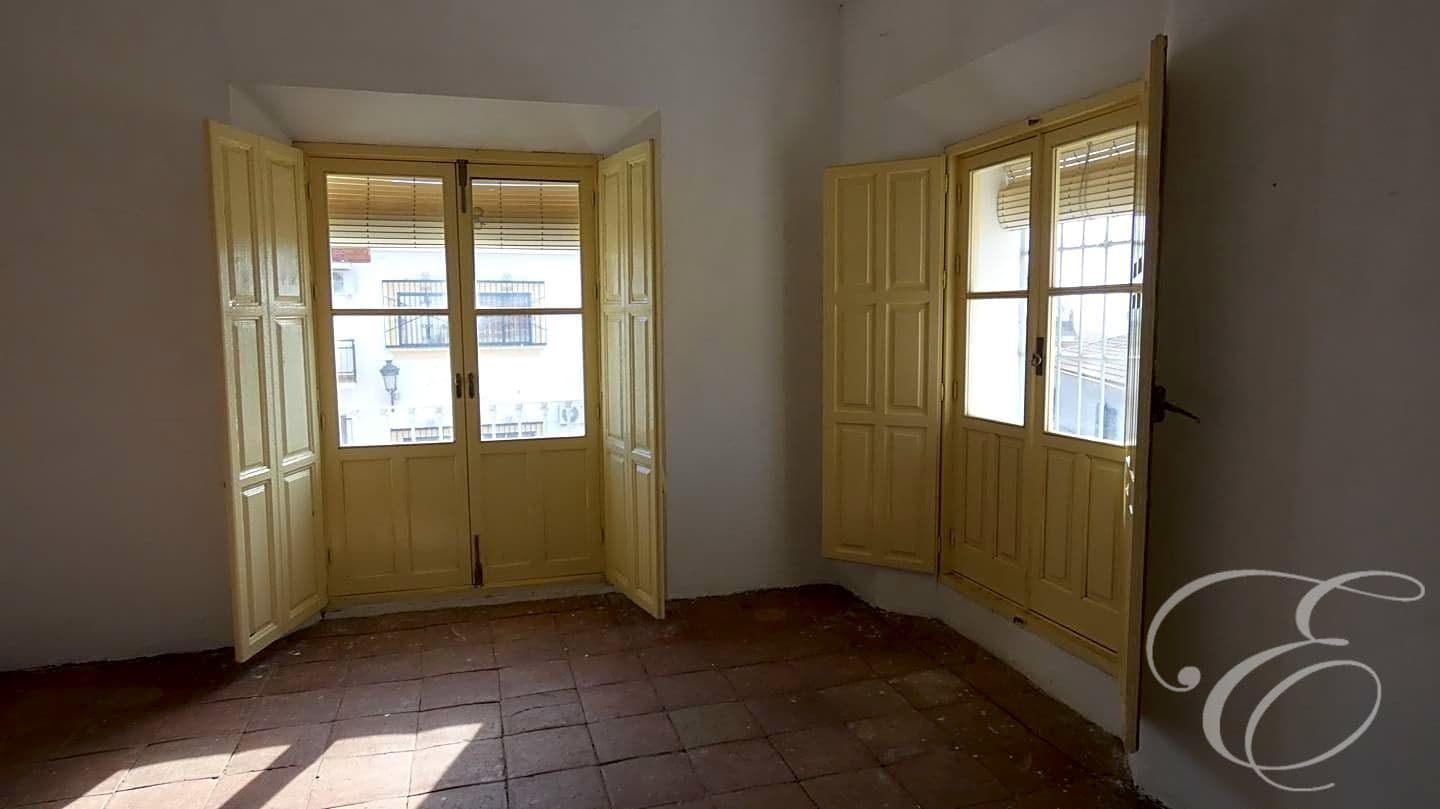 8 bedroom Villa for sale in Periana - € 420,000 (Ref: 7894498)