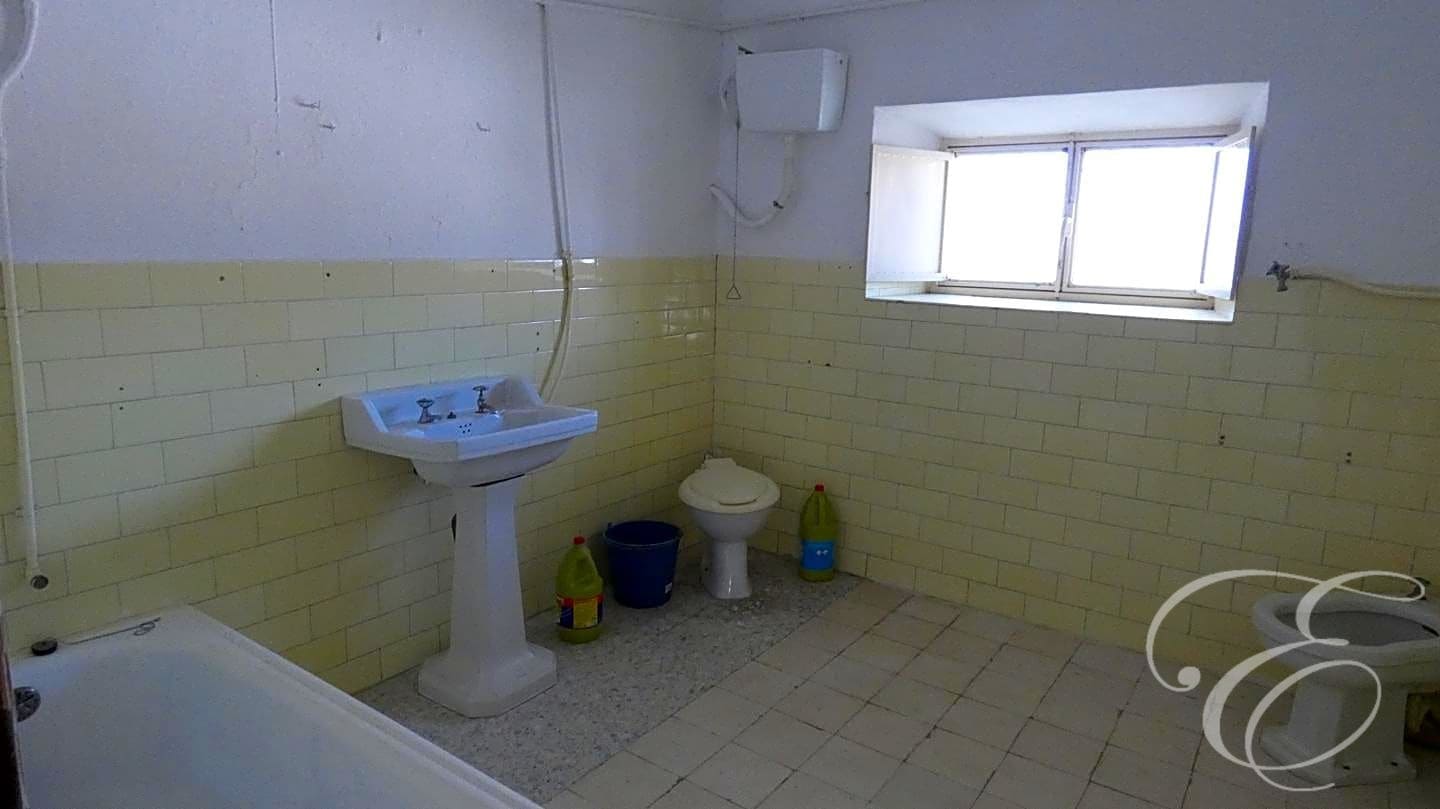 8 bedroom Villa for sale in Periana - € 420,000 (Ref: 7894498)