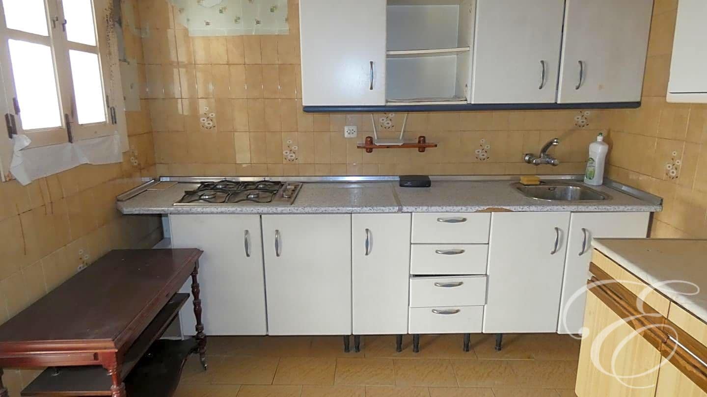 4 soveværelse Villa til salg i Cuevas de San Marcos - € 65.000 (Ref: 7900575)