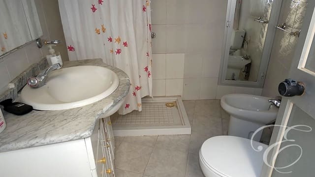 4 slaapkamer Villa te koop in Cuevas de San Marcos - € 65.000 (Ref: 7900575)