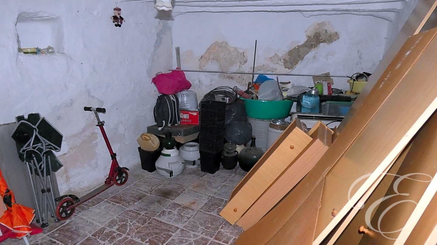 5 soveværelse Villa til salg i Periana med garage - € 66.000 (Ref: 7934332)