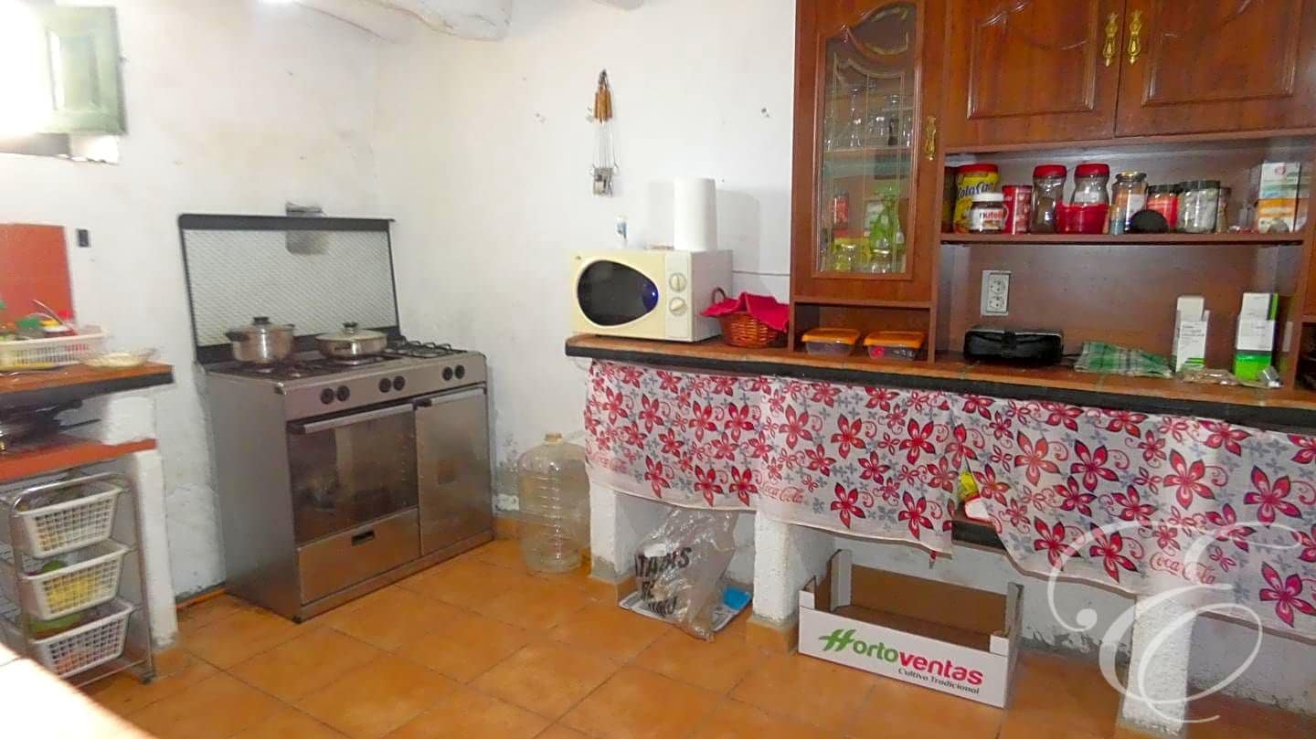 5 soveværelse Villa til salg i Periana med garage - € 66.000 (Ref: 7934332)