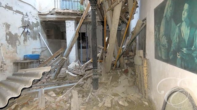 10 chambre Villa/Maison à vendre à Vélez-Málaga - 180 000 € (Ref: 7948328)