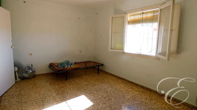 4 slaapkamer Villa te koop in Vélez-Málaga - € 190.000 (Ref: 7955216)