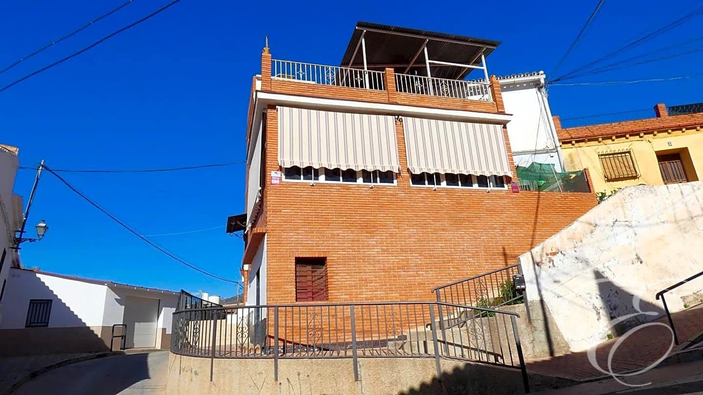 4 slaapkamer Villa te koop in Velez-Malaga - € 190.000 (Ref: 7955216)