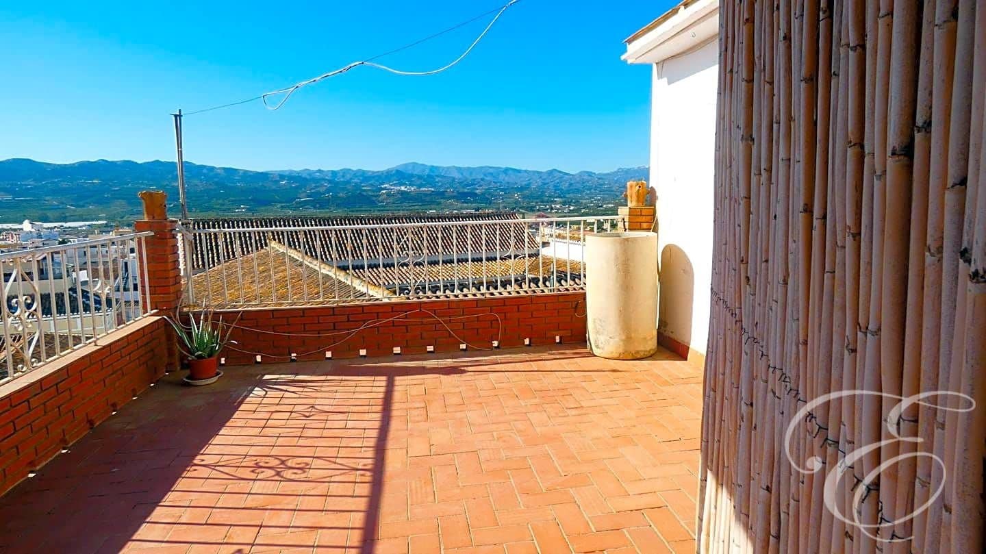 4 slaapkamer Villa te koop in Velez-Malaga - € 190.000 (Ref: 7955216)