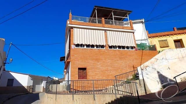 4 slaapkamer Villa te koop in Vélez-Málaga - € 190.000 (Ref: 7955216)