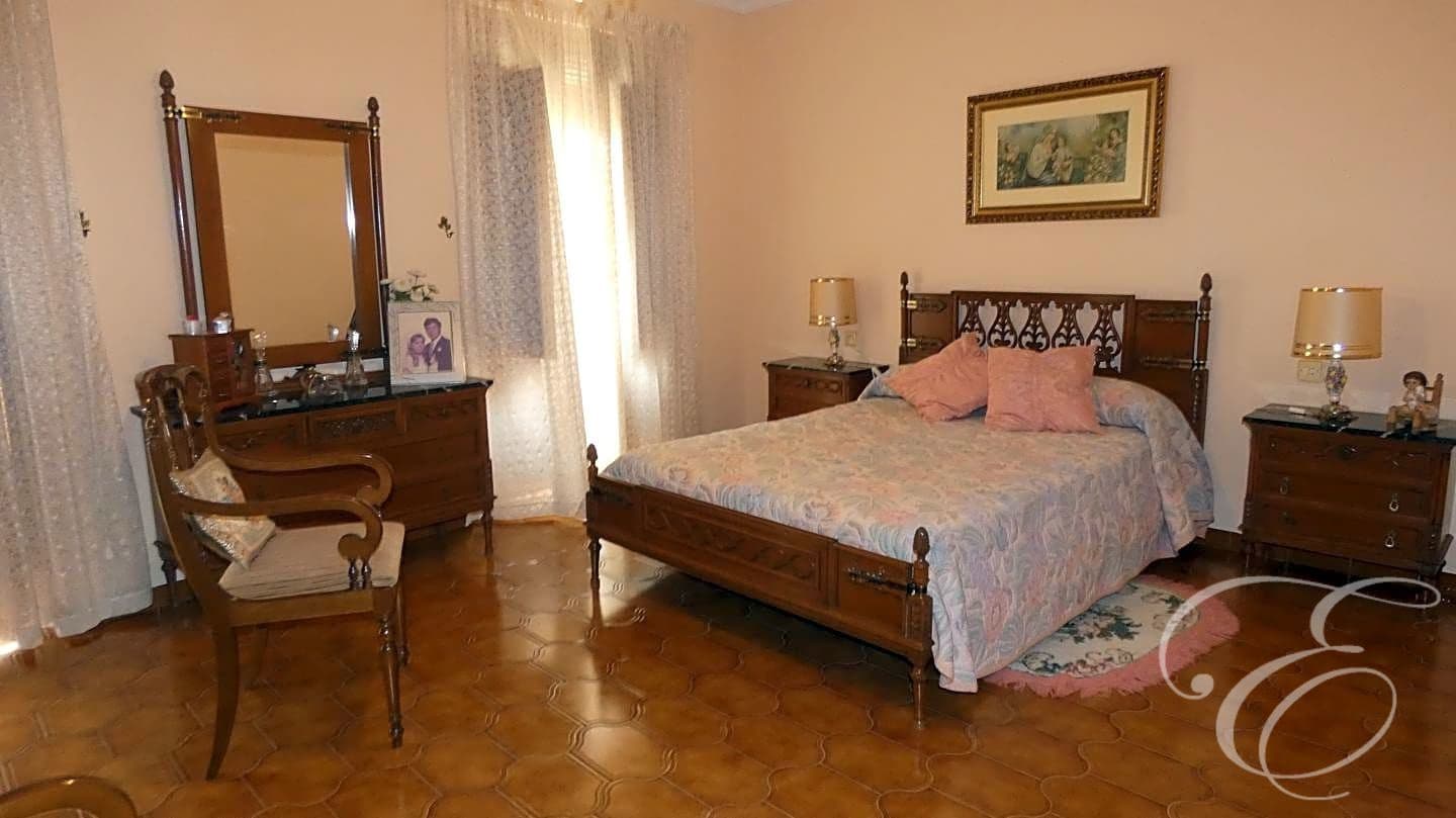 4 soveværelse Villa til salg i Archidona - € 130.000 (Ref: 7958881)