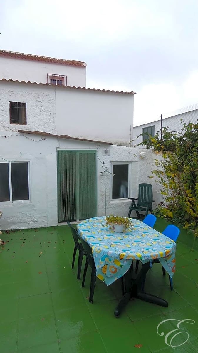 5 soveværelse Villa til salg i Cacin med garage - € 79.000 (Ref: 7992910)