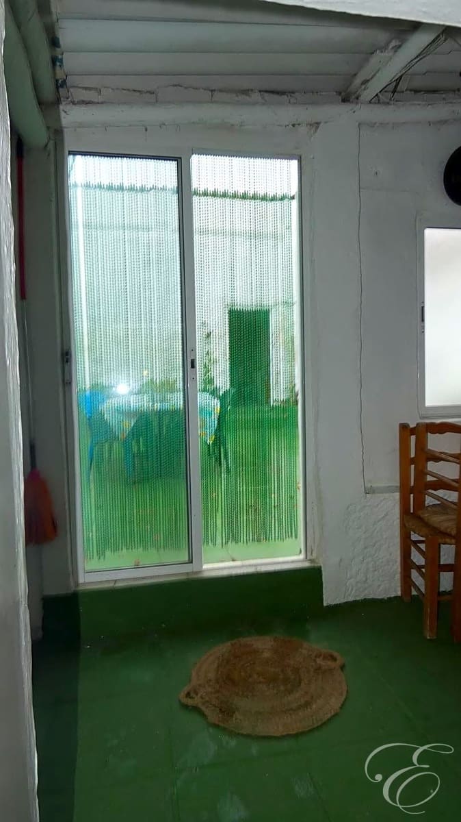 5 soveværelse Villa til salg i Cacin med garage - € 79.000 (Ref: 7992910)