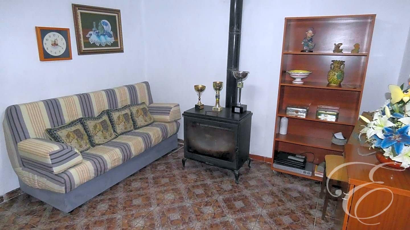 5 soveværelse Villa til salg i Cacin med garage - € 79.000 (Ref: 7992910)