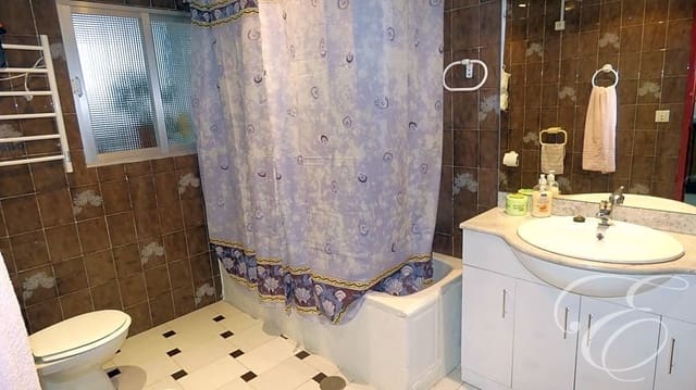 5 soveværelse Villa til salg i Cacín med garage - € 79.000 (Ref: 7992910)