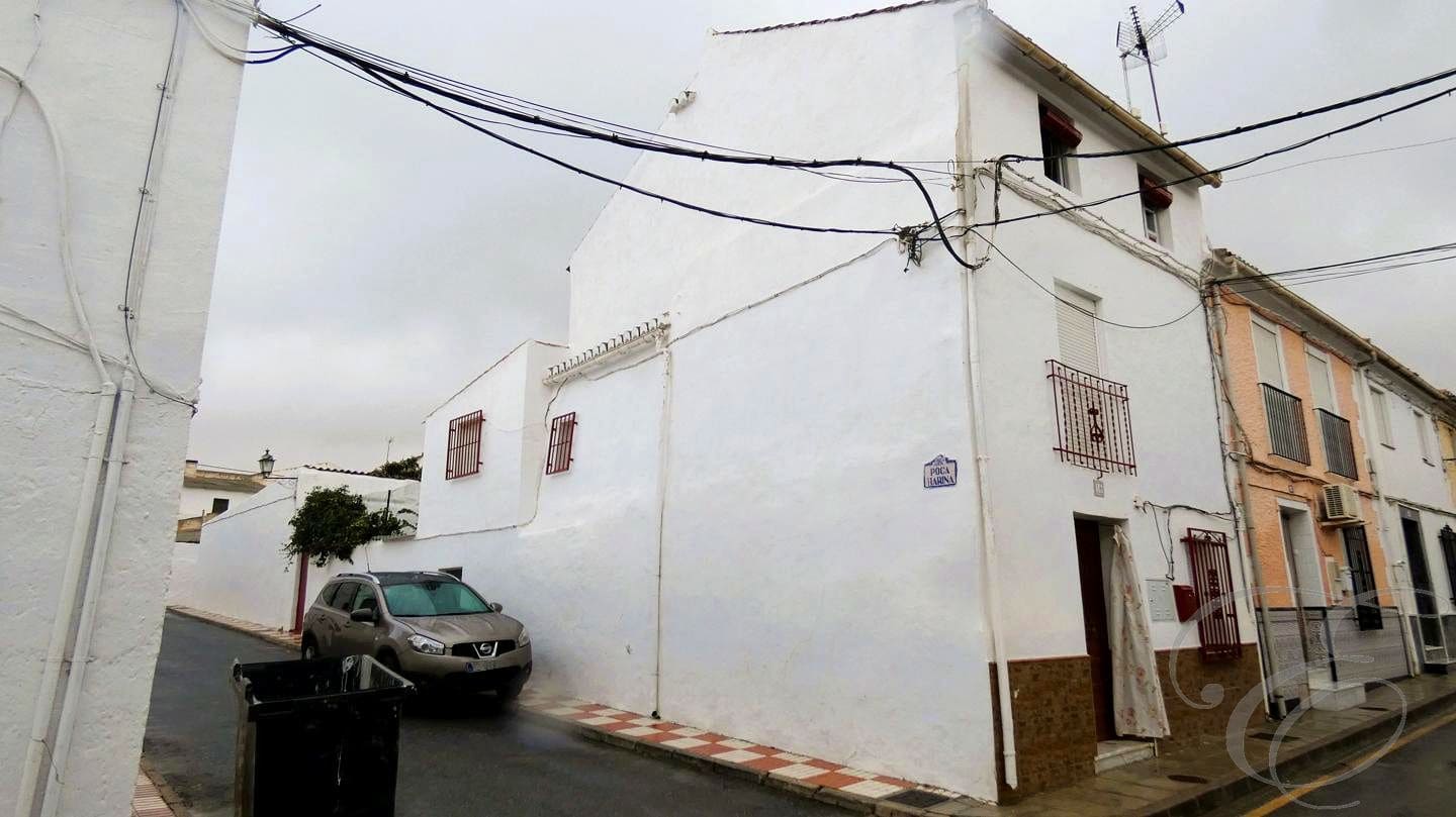 5 soveværelse Villa til salg i Cacin med garage - € 79.000 (Ref: 7992910)