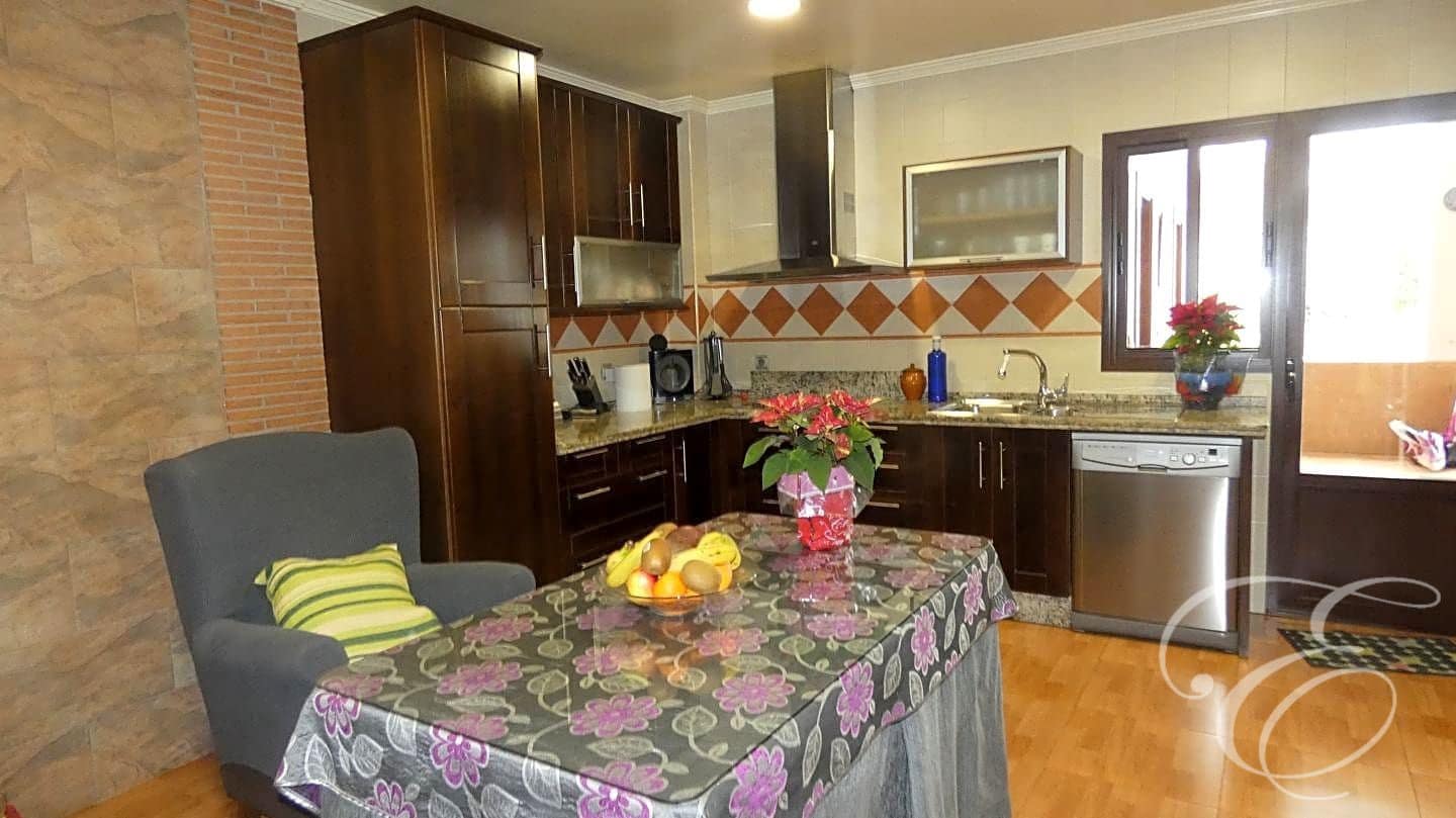 3 soveværelse Villa til salg i Alhama de Granada med garage - € 120.000 (Ref: 7994744)