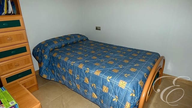 3 soveværelse Villa til salg i Alhama de Granada med garage - € 120.000 (Ref: 7994744)