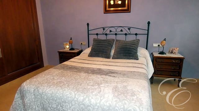 3 soveværelse Villa til salg i Alhama de Granada med garage - € 120.000 (Ref: 7994744)