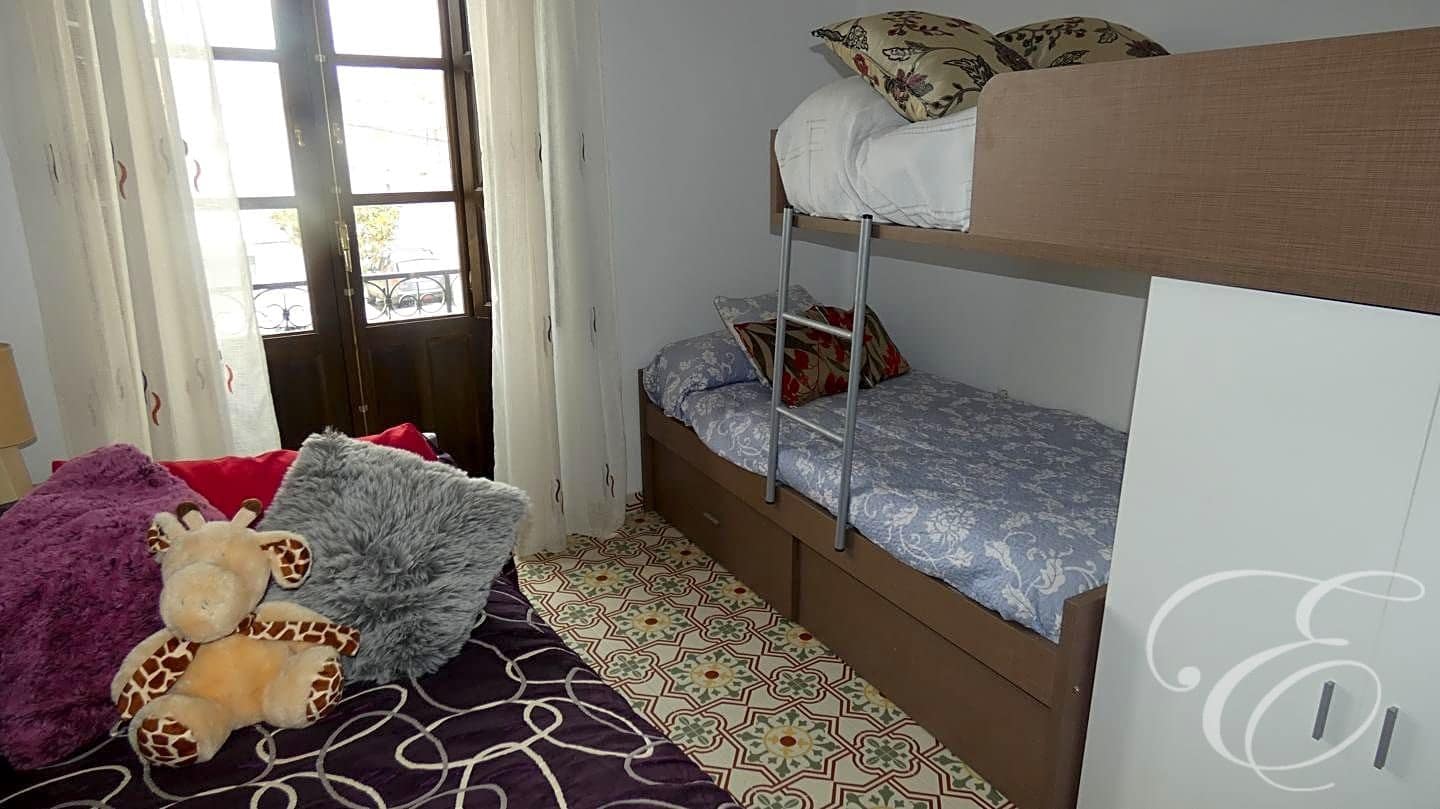 6 soveværelse Villa til salg i Cacin - € 157.000 (Ref: 7994745)