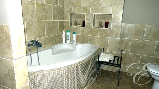 6 soveværelse Villa til salg i Cacín - € 157.000 (Ref: 7994745)