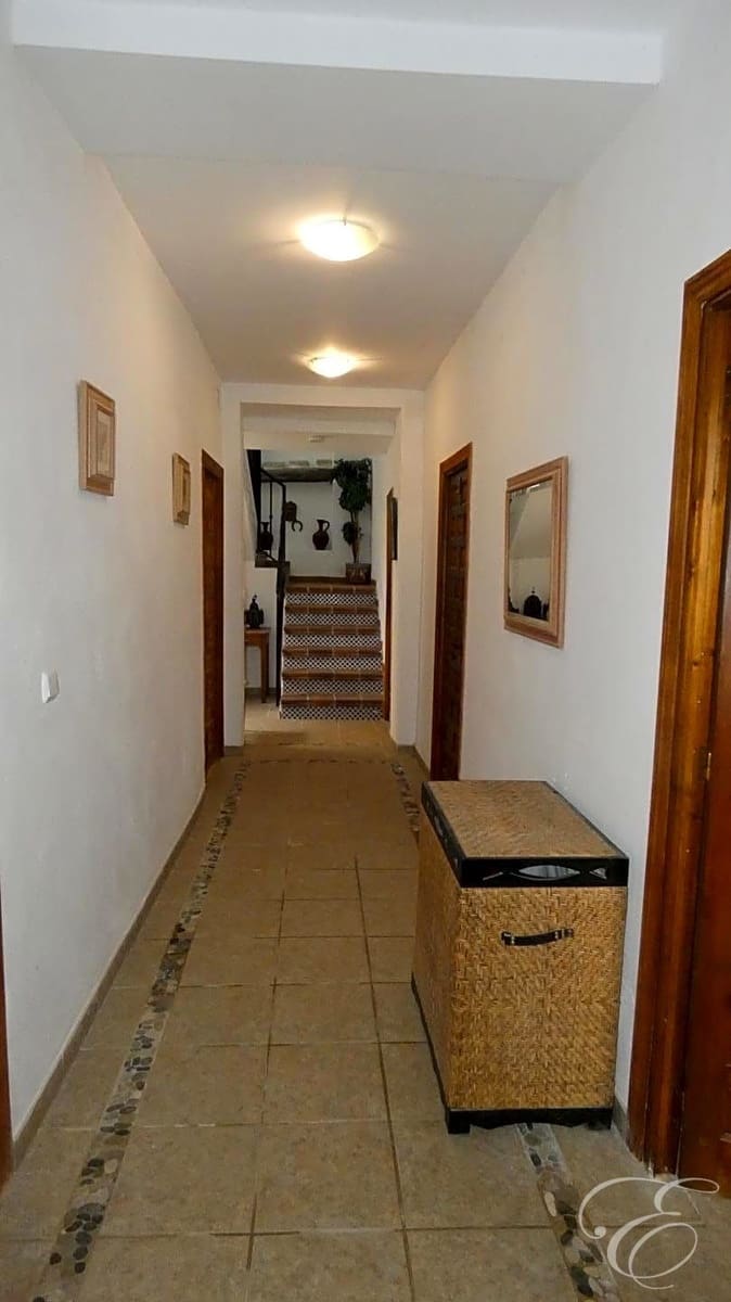 6 soveværelse Villa til salg i Cacin - € 157.000 (Ref: 7994745)