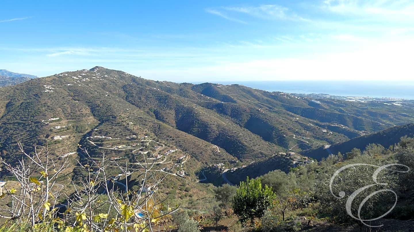 4 soveværelse Villa til salg i Arenas de Velez med swimmingpool garage - € 398.000 (Ref: 7996915)