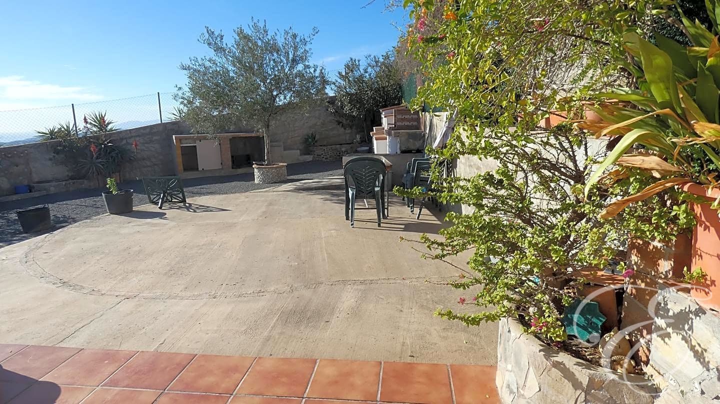 4 soveværelse Villa til salg i Arenas de Velez med swimmingpool garage - € 398.000 (Ref: 7996915)