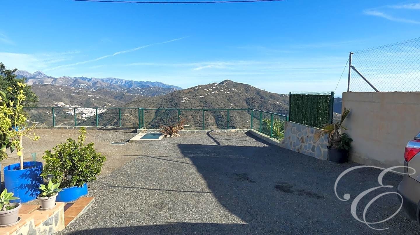 4 soveværelse Villa til salg i Arenas de Velez med swimmingpool garage - € 398.000 (Ref: 7996915)