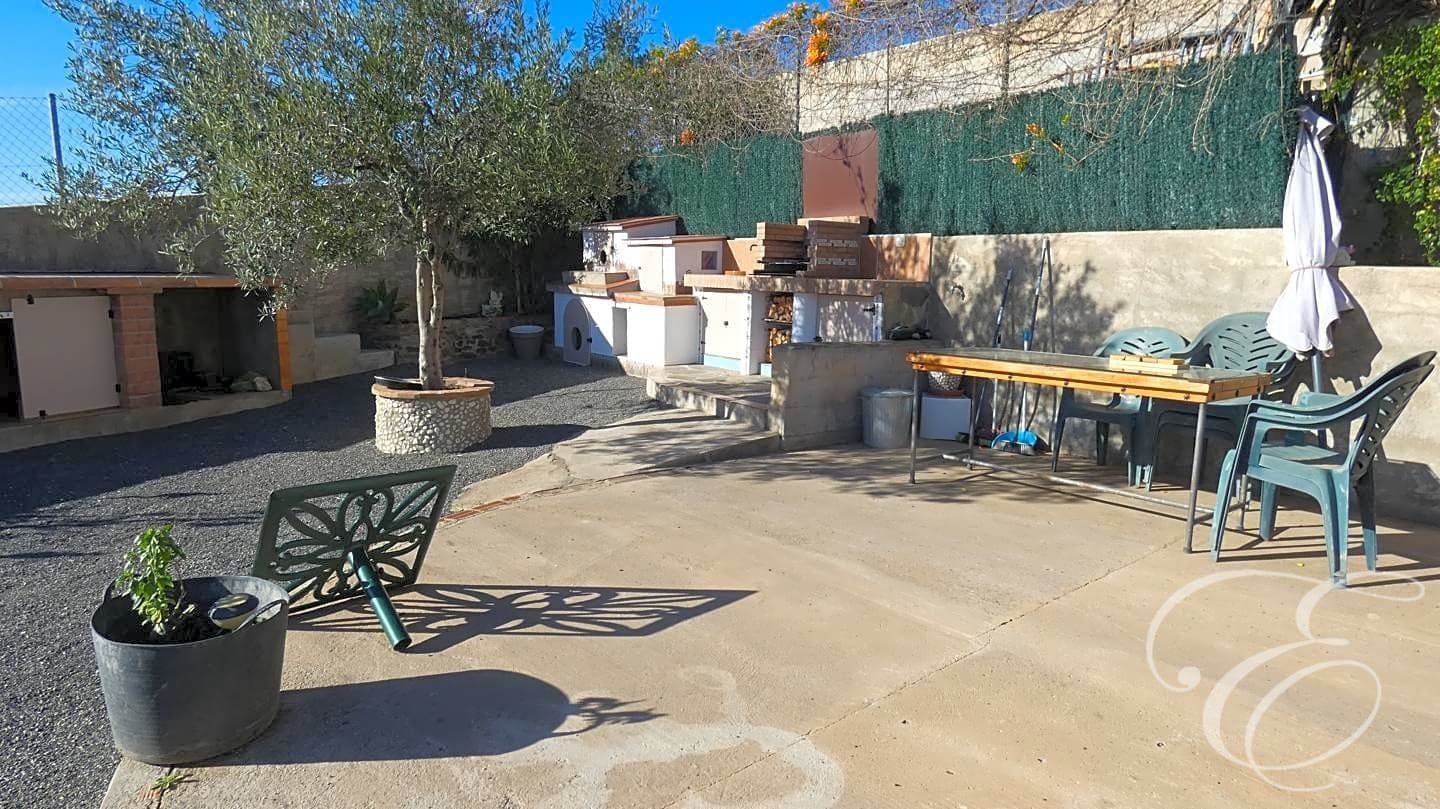 4 soveværelse Villa til salg i Arenas de Velez med swimmingpool garage - € 398.000 (Ref: 7996915)