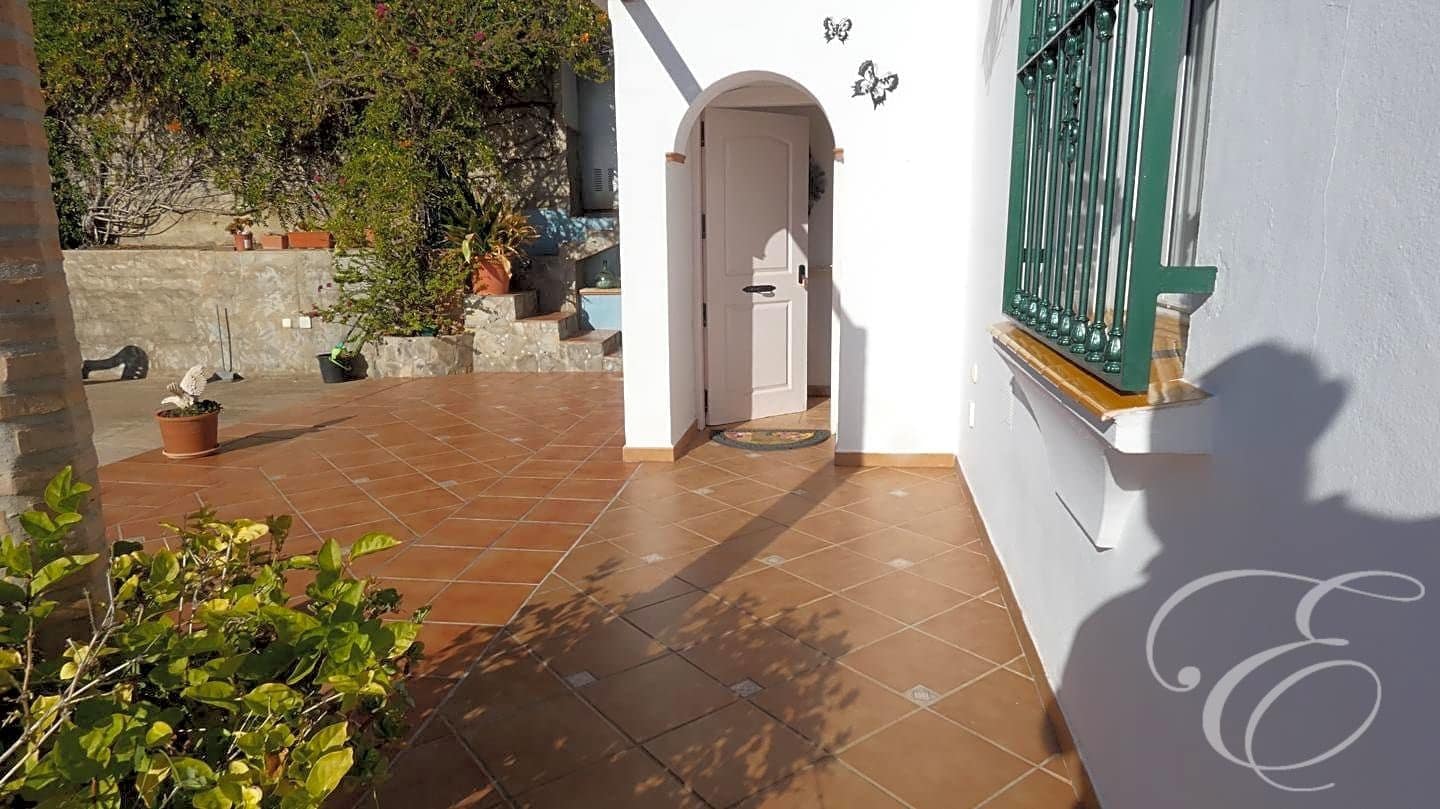 4 soveværelse Villa til salg i Arenas de Velez med swimmingpool garage - € 398.000 (Ref: 7996915)